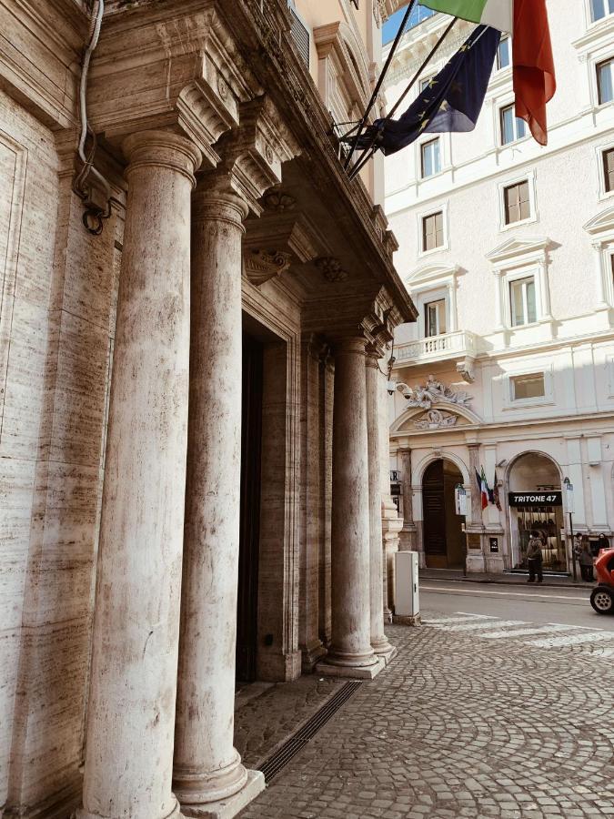 Residenza Tritone Luxury Guest House Trevi Fountain Рим Екстер'єр фото