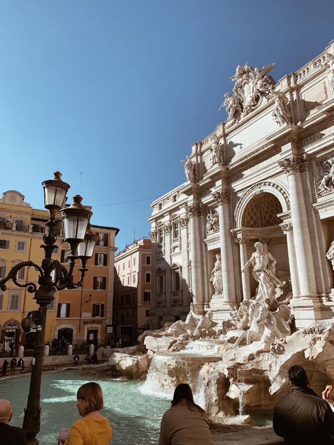 Residenza Tritone Luxury Guest House Trevi Fountain Рим Екстер'єр фото