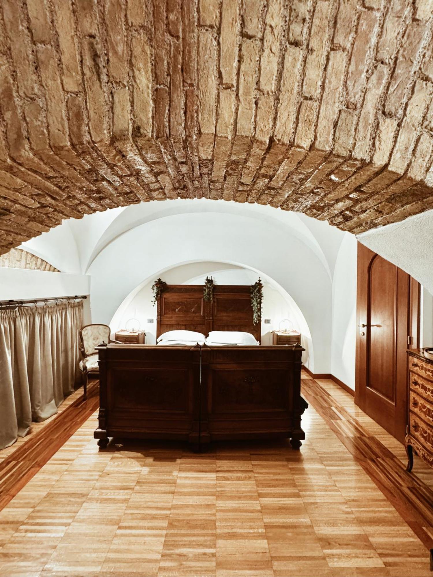 Residenza Tritone Luxury Guest House Trevi Fountain Рим Екстер'єр фото