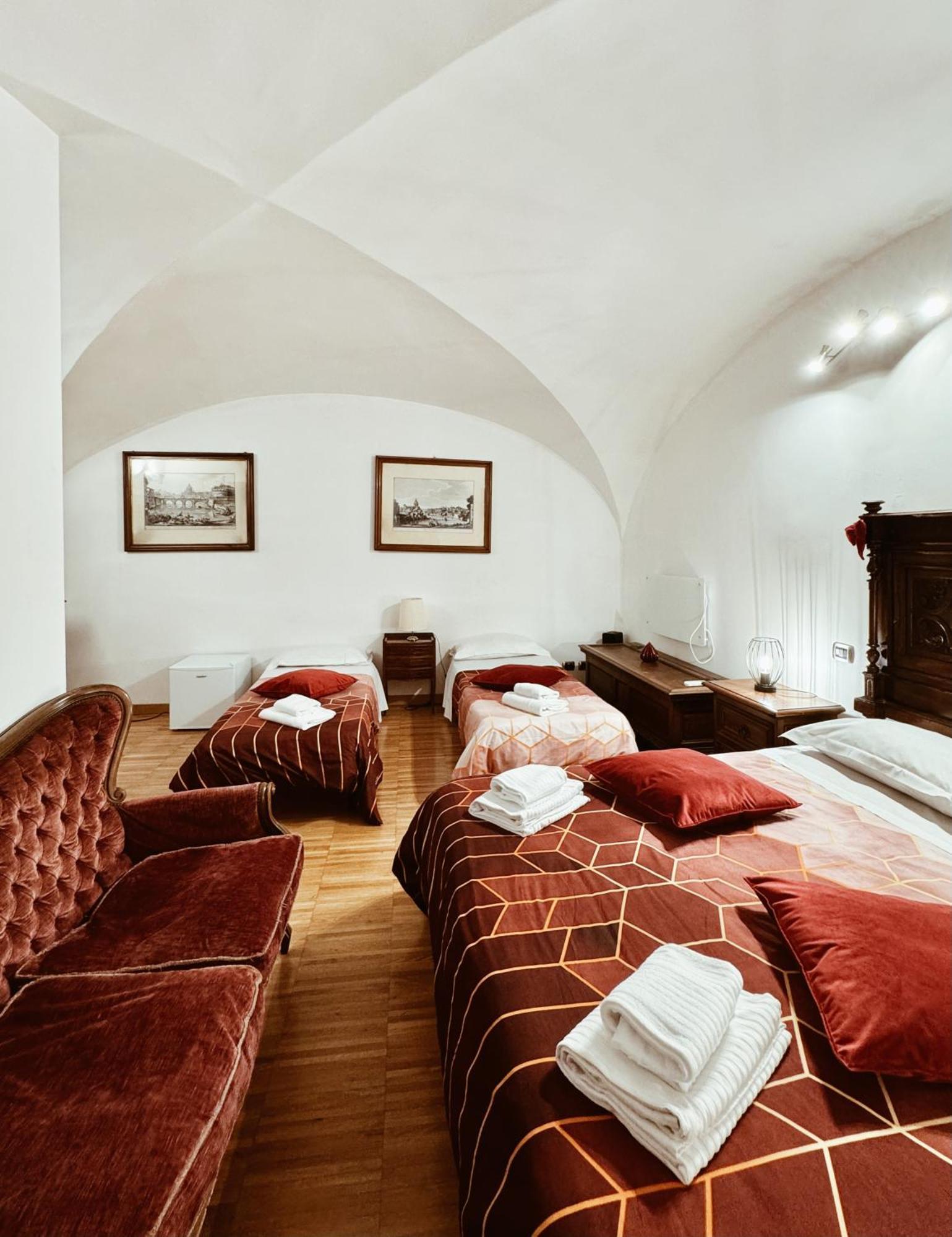Residenza Tritone Luxury Guest House Trevi Fountain Рим Екстер'єр фото